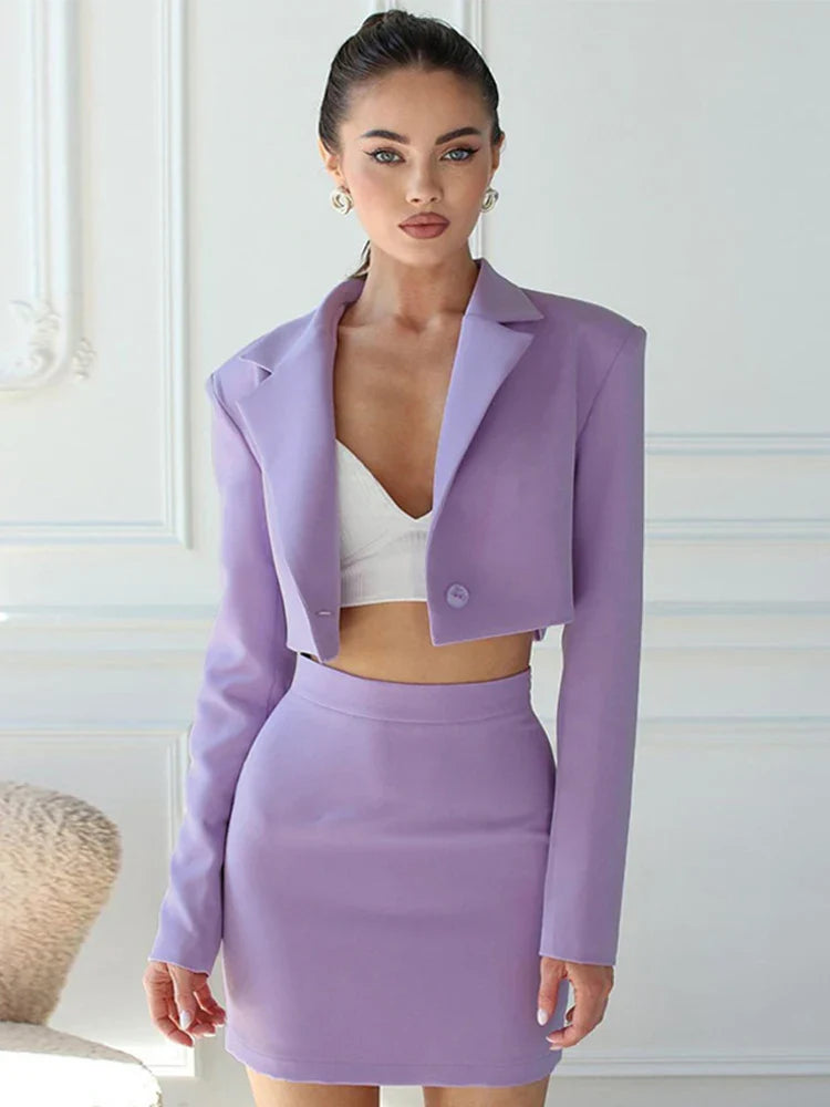 Komplet damski elegancki z krótką marynarką i spódnicą mini